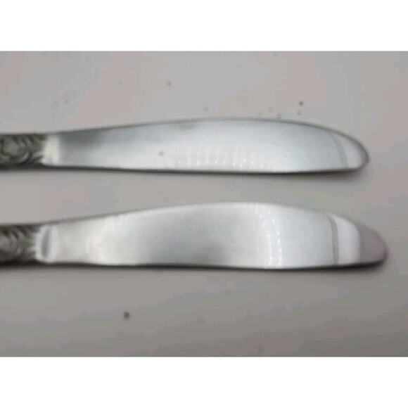 2 Vtg Stainless Steel FLATWARE Butter Knives Ornate Rose Floral Handle Japan - Picture 6 of 7